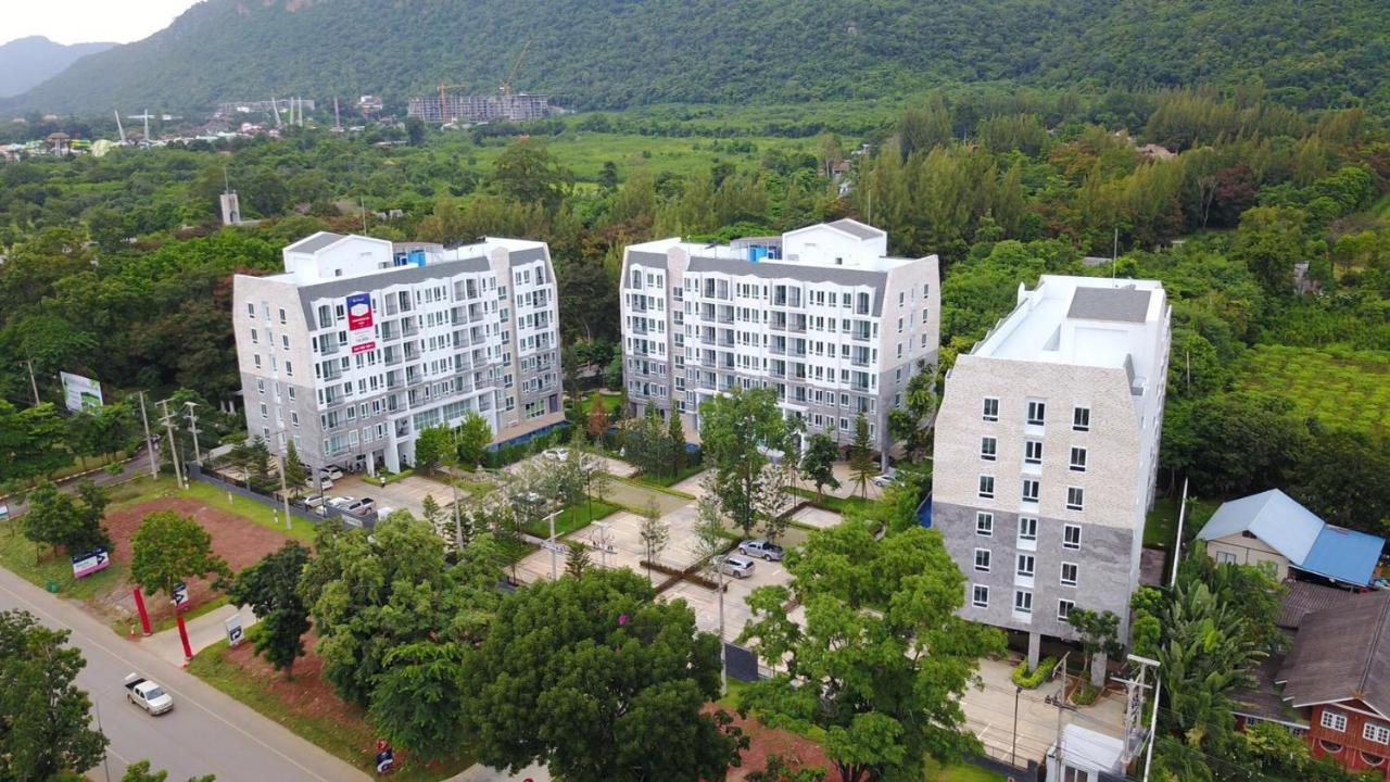 Отель Courtyard Khaoyai Накхонратчасима Экстерьер фото